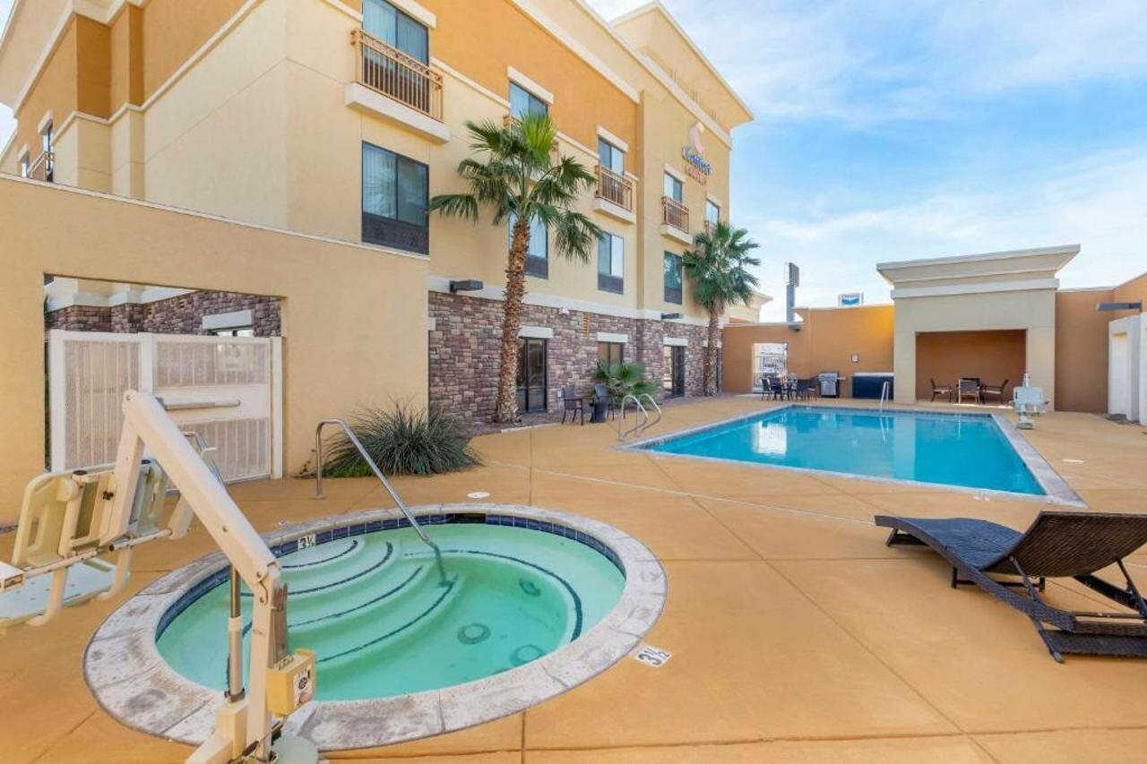 Фото Comfort Suites Blythe