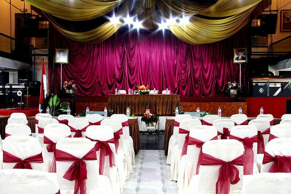 Фото New Grand Park Hotel