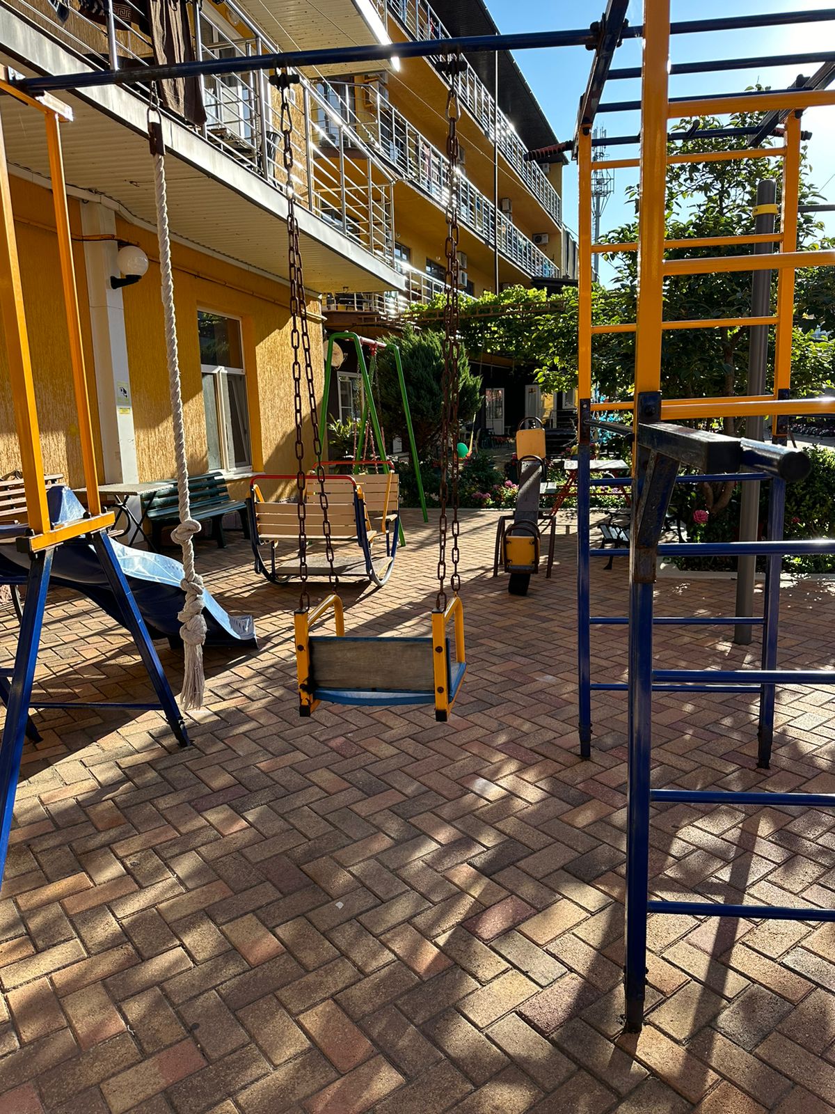 Фото Атлант