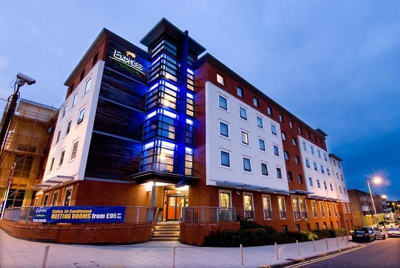 Фото Holiday Inn Express Stevenage, an Ihg Hotel