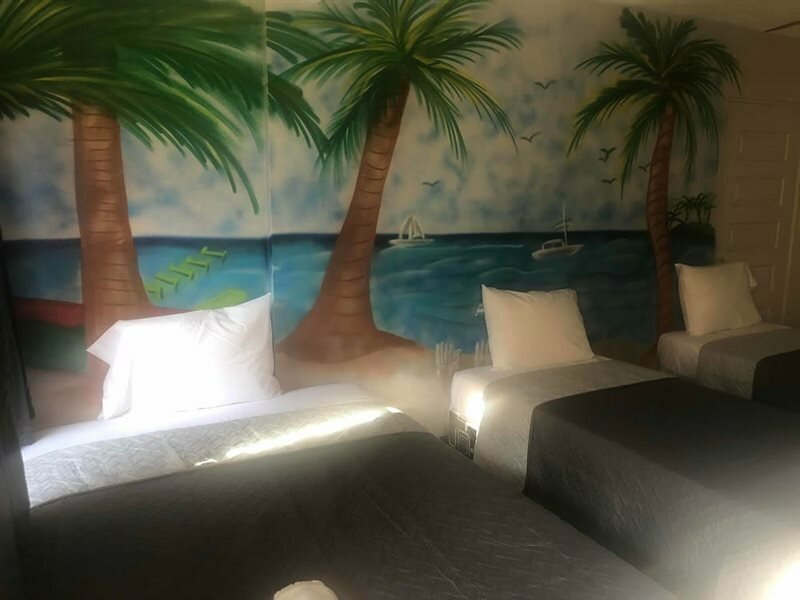 Фото Best Time Inn Hotel - Car Rental