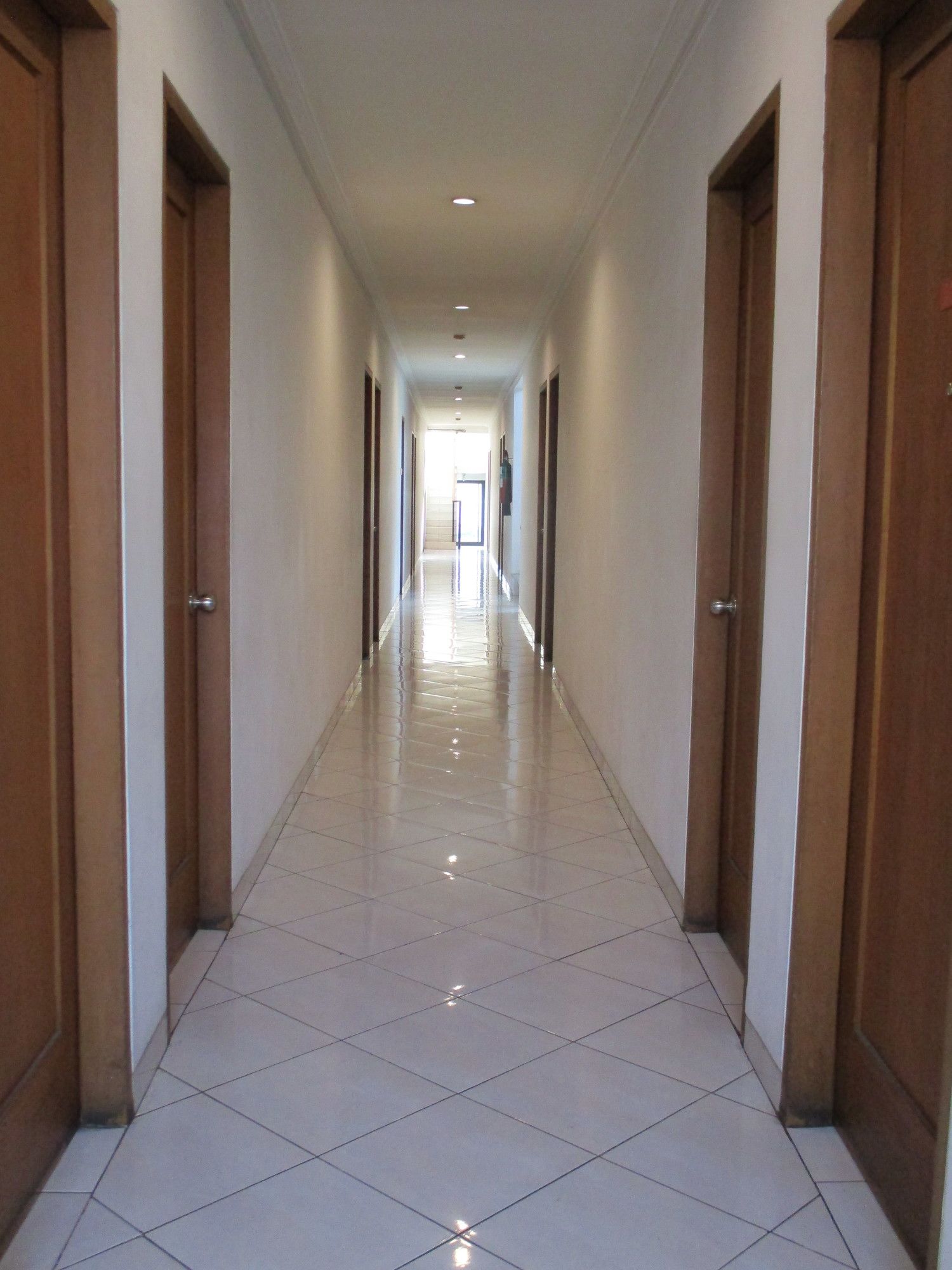 Фото Hotel Caravan