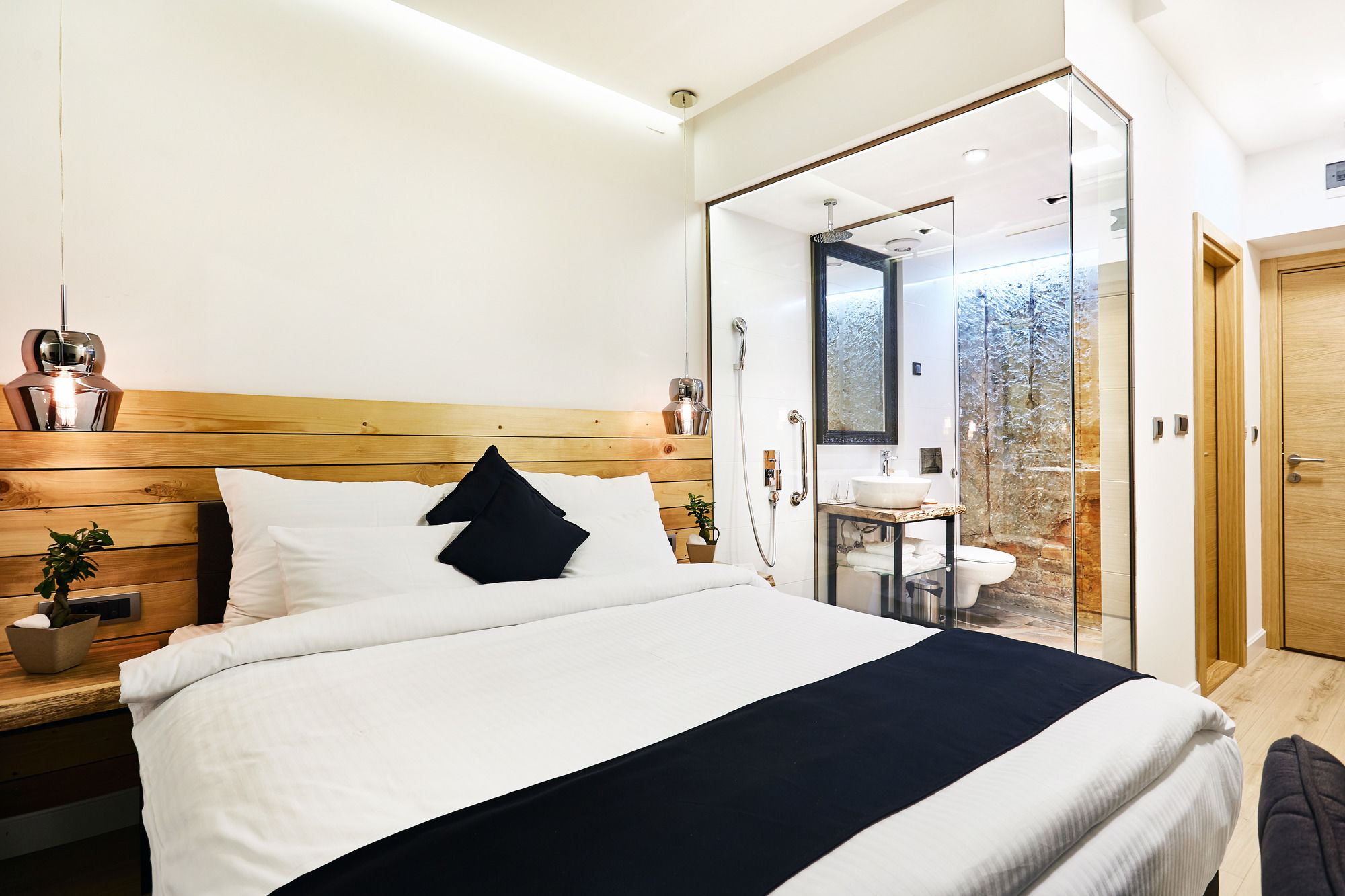 Фото One Luxury Suites