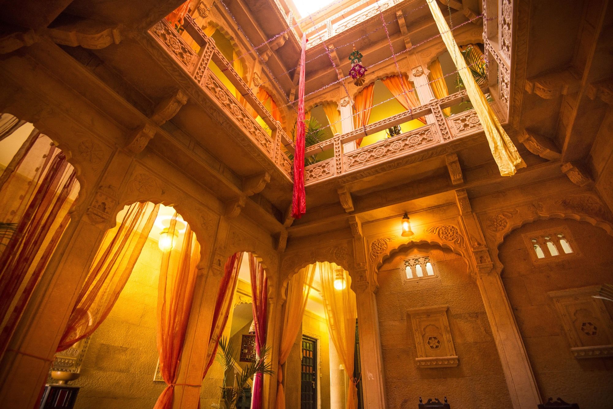 Фото The Golden House