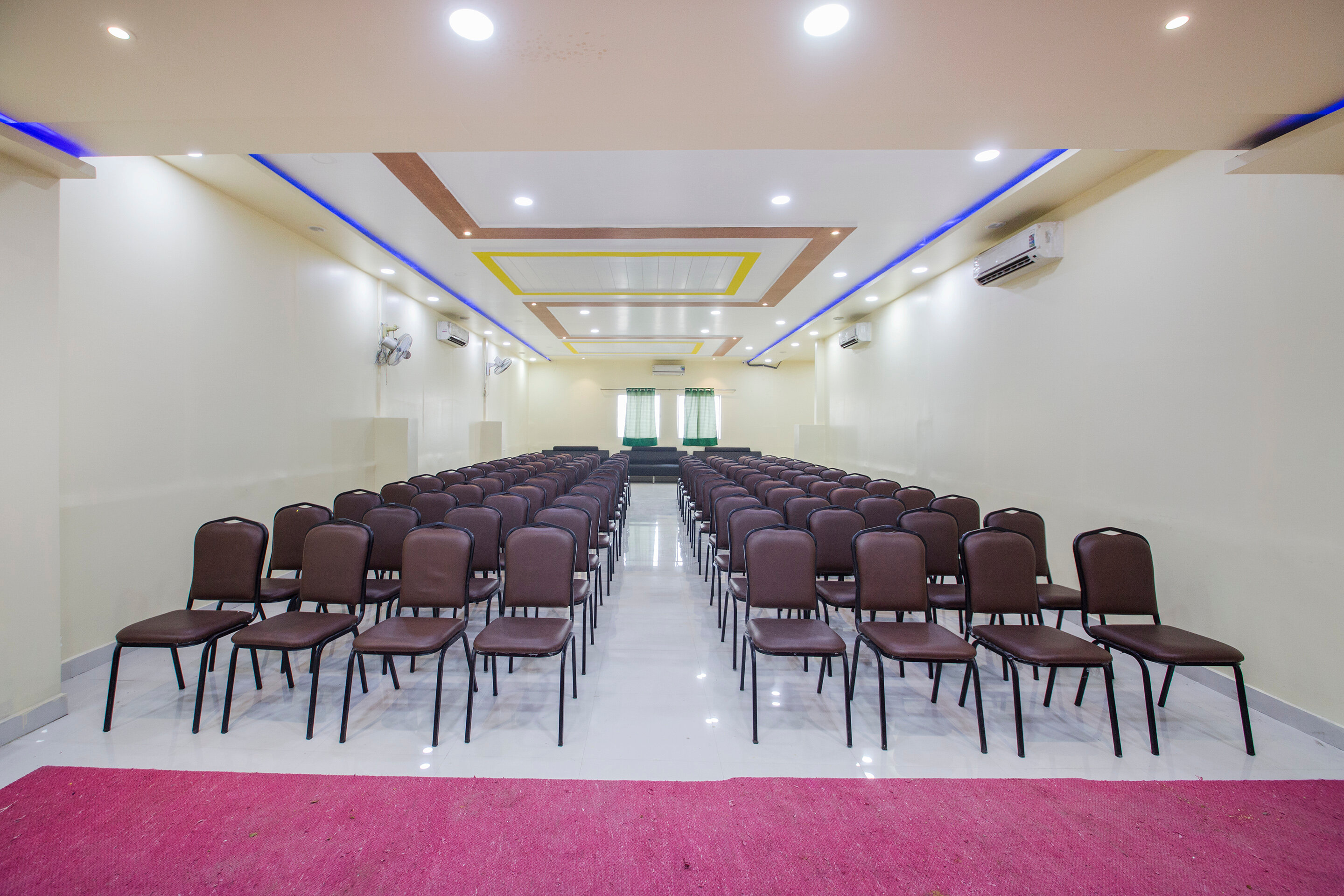 Фото Oyo 10139 Hotel Palak Residency