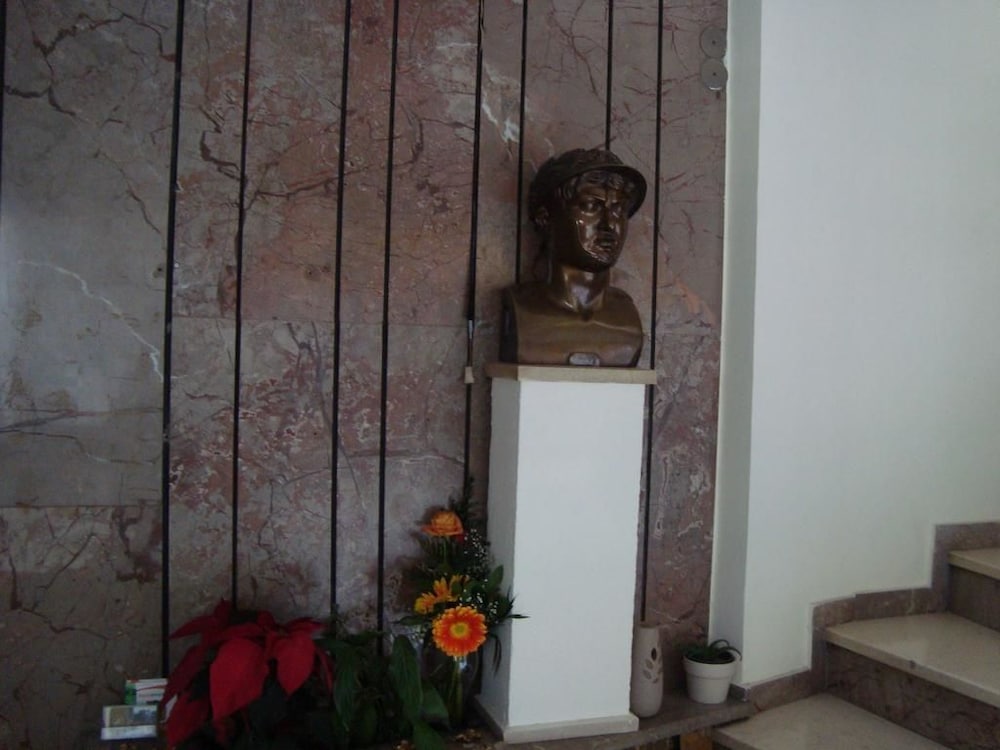 Фото King Pyrros