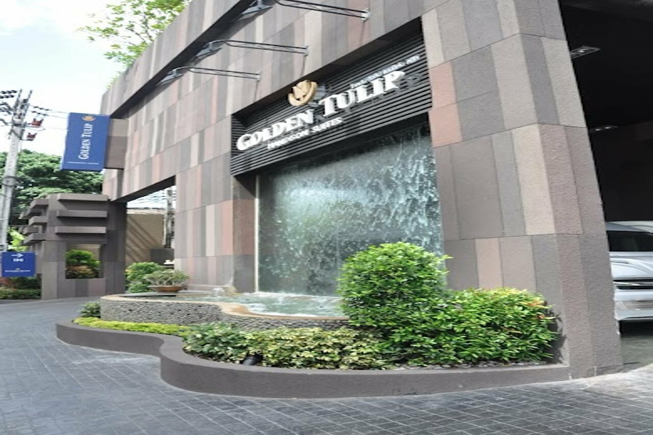 Фото Golden Tulip Sovereign Hotel