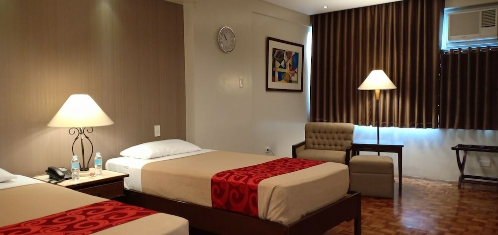 Фото Tropicana Suites