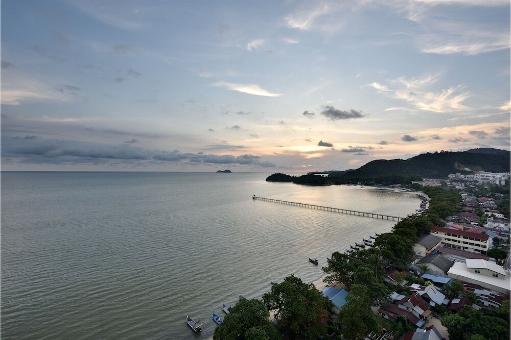 Фото Lexis Suites Penang