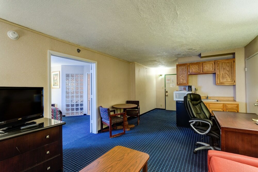 Фото University Hotel & Suites