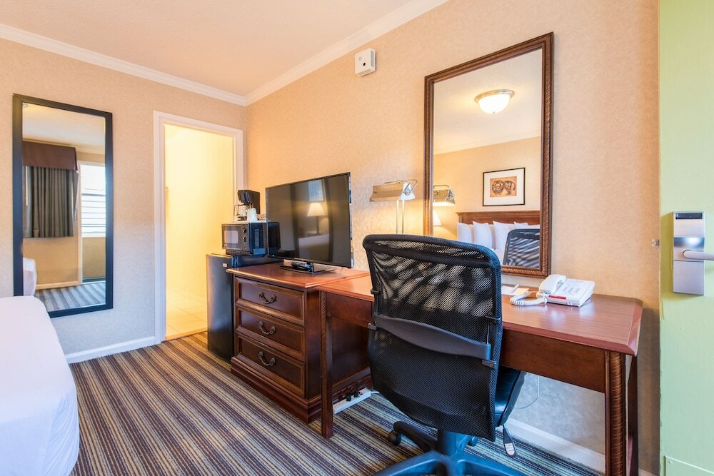 Фото Civic Center Motor Inn