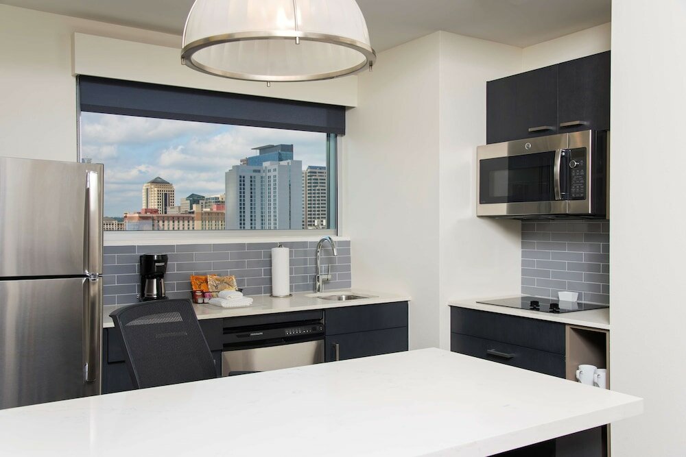 Фото Hyatt House Austin/Downtown