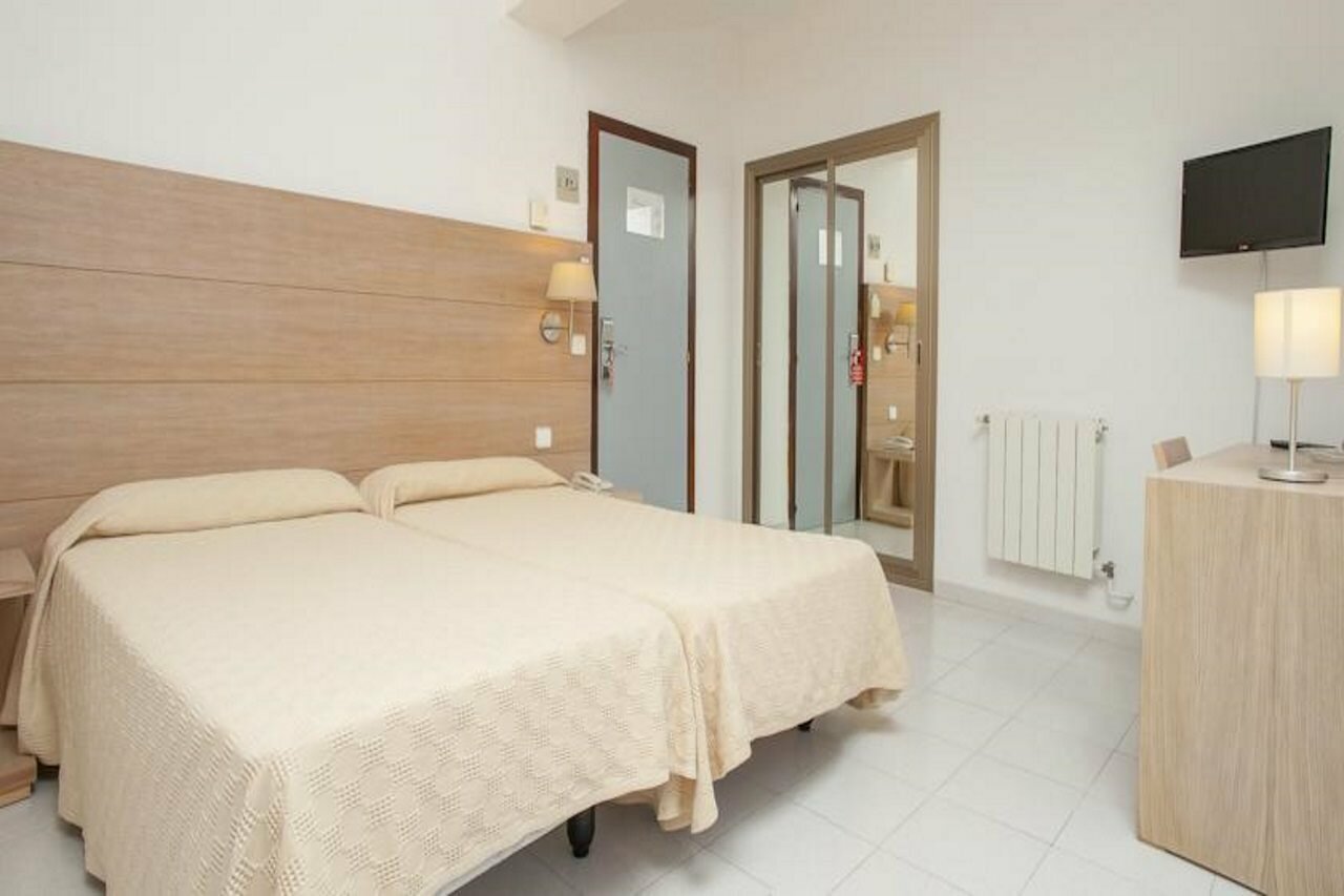 Фото Hotel Ibiza Playa