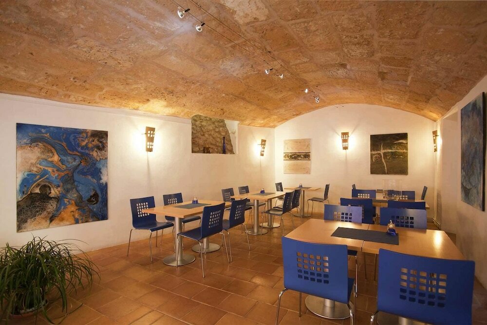 Фото Fornalutx Petit Hotel