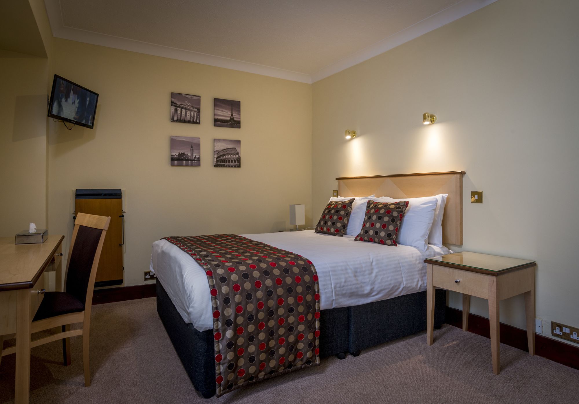 Фото The Windsor Hotel