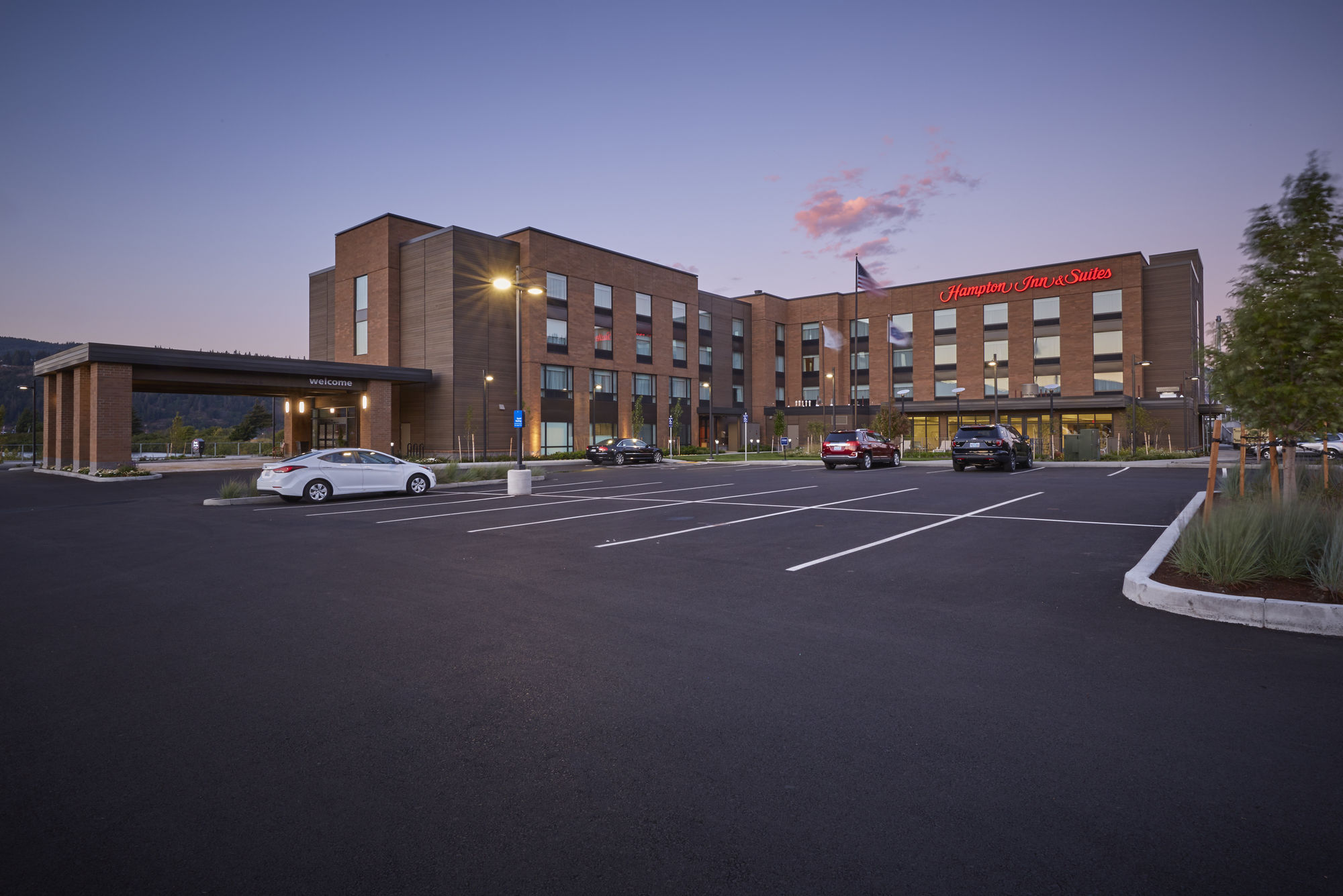 Фото Hampton Inn & Suites Hood River