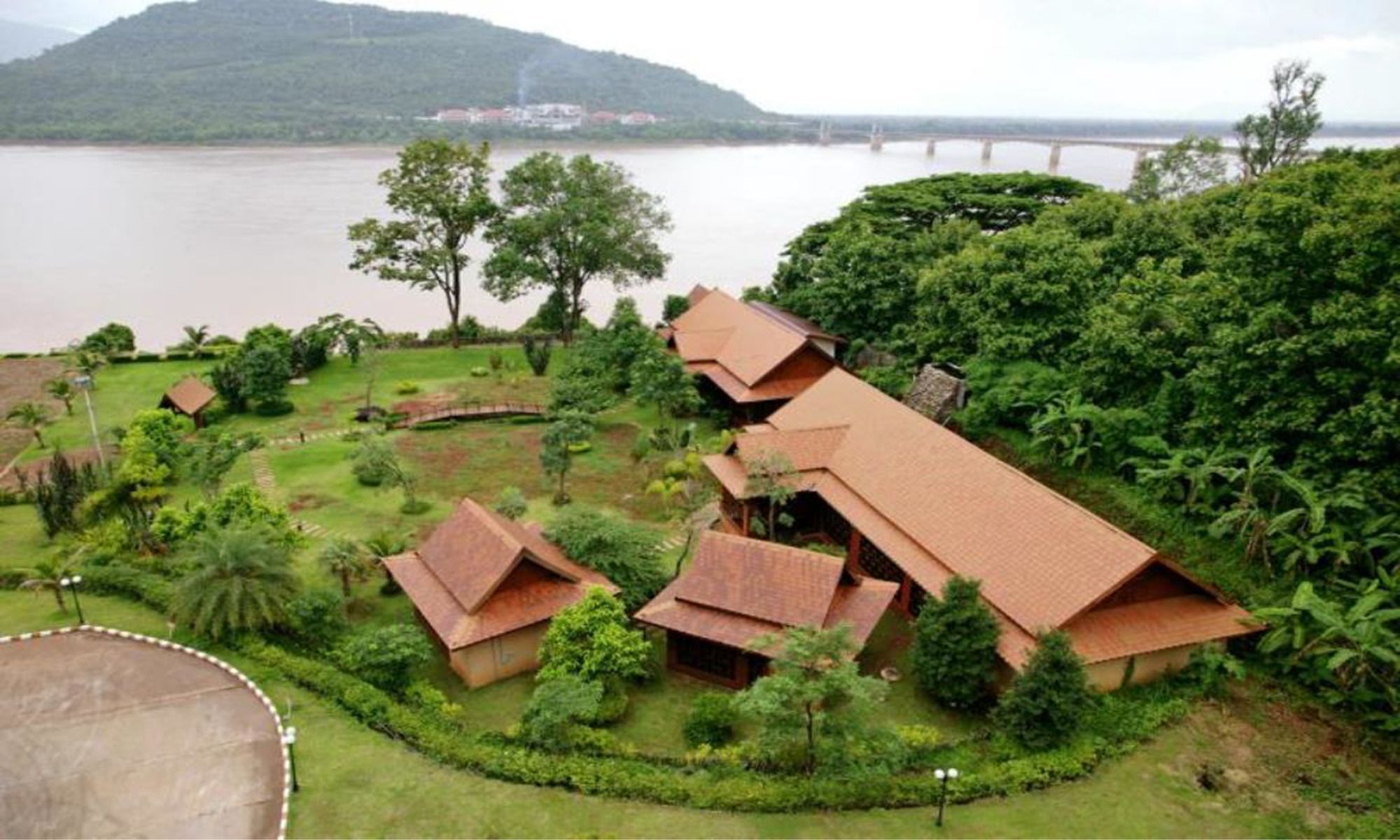 Фото Arawan Riverside Hotel