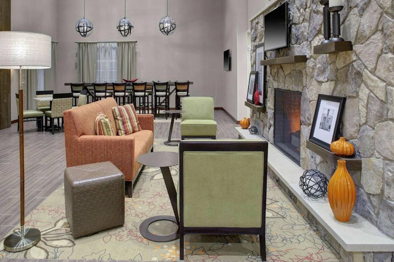 Фото Hampton Inn and Suites Manchester