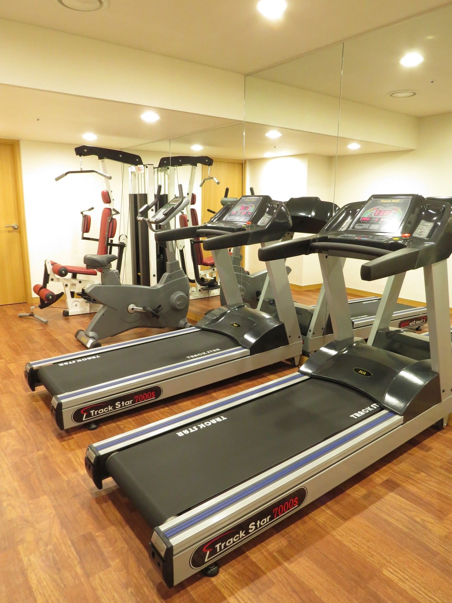 Фото Crown Hotel Changwon