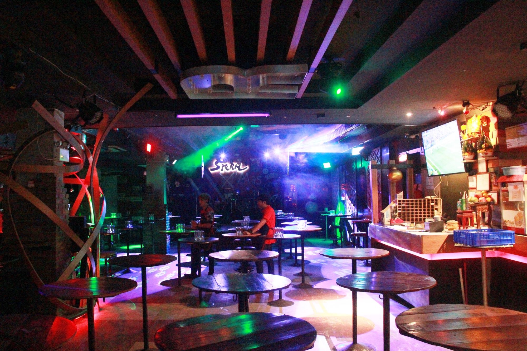 Фото Ruenthip hotel