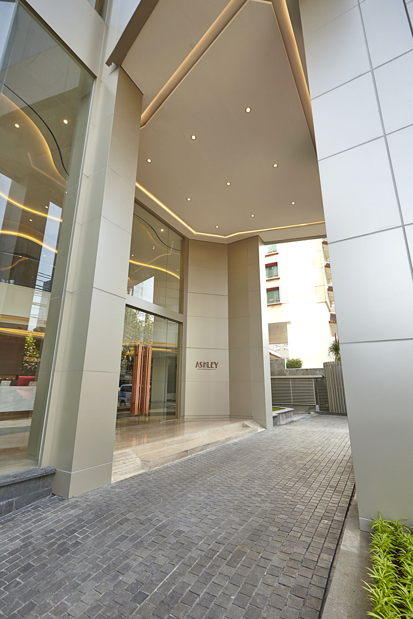 Фото Ashley Wahid Hasyim