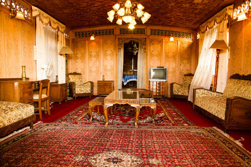 Гостиница Kharpalace group of houseboats в Сринагаре