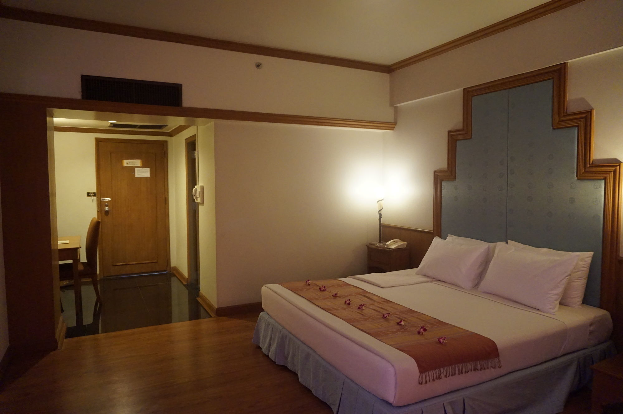 Фото Ban Chiang Hotel