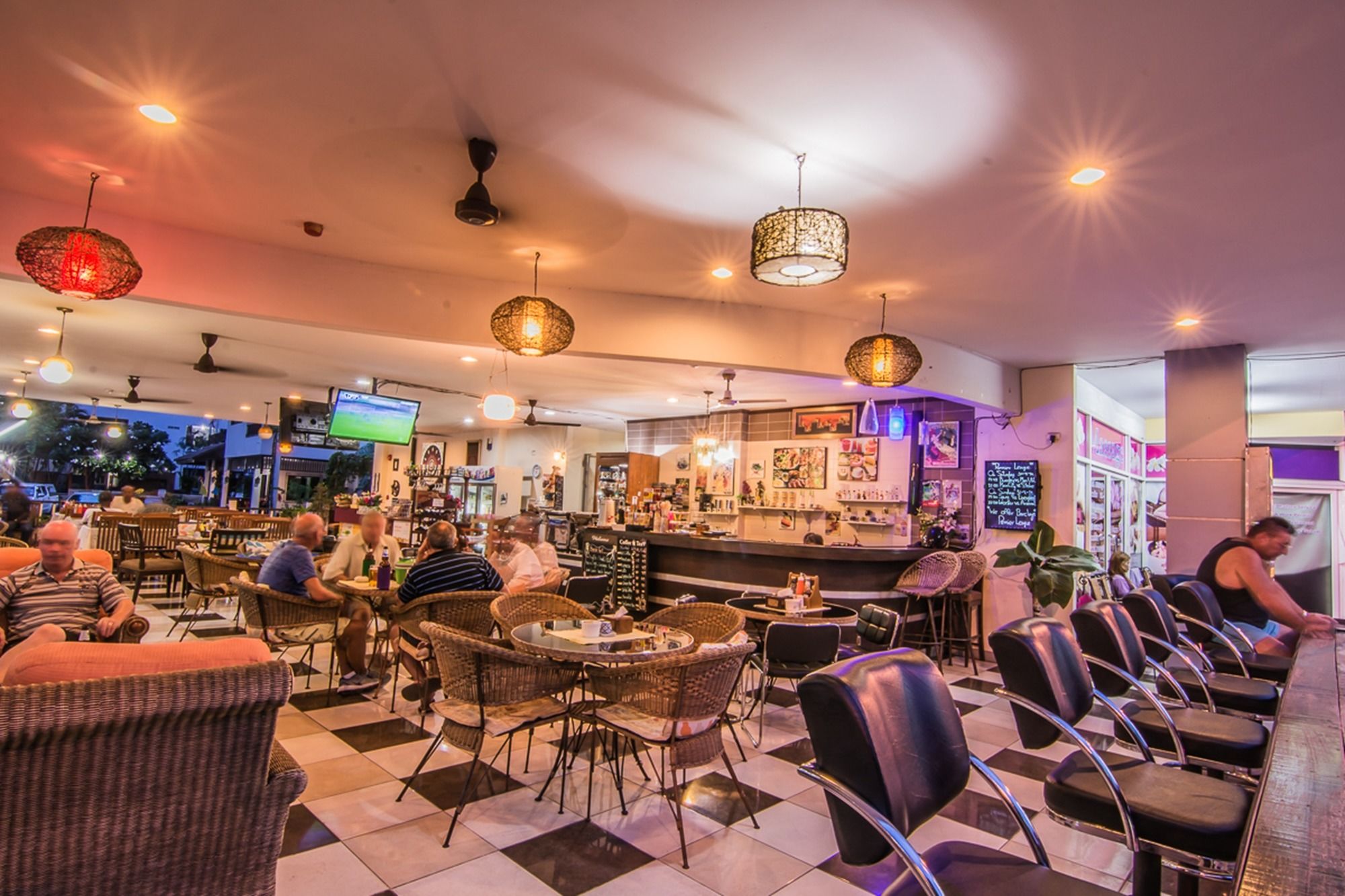 Фото Sutus Court 1