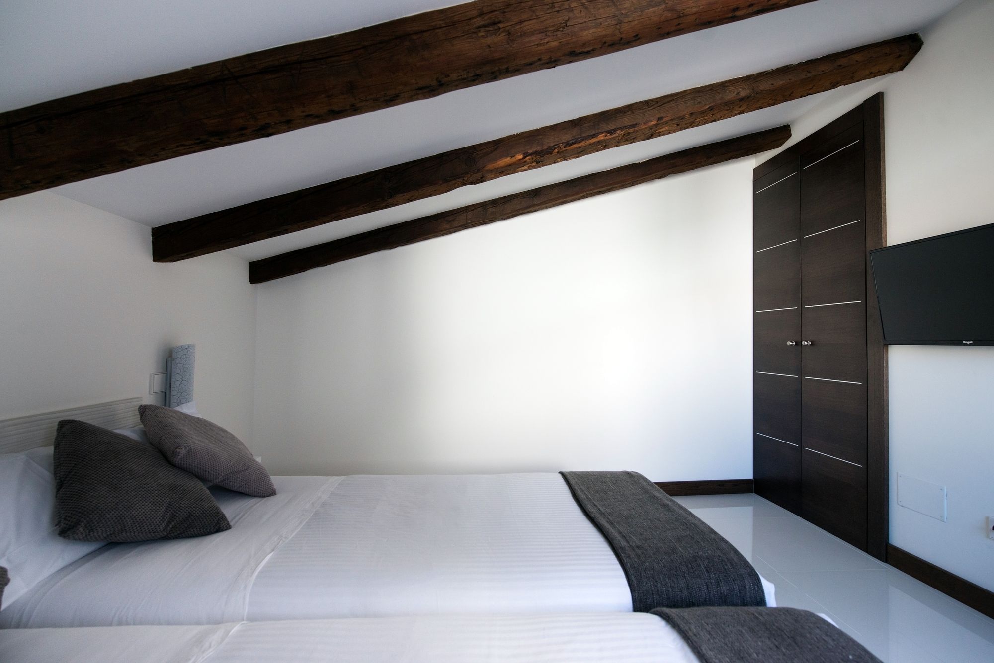 Фото Roisa Suites