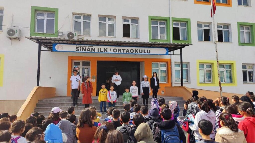 School Sinan Middle School, Bismil, photo