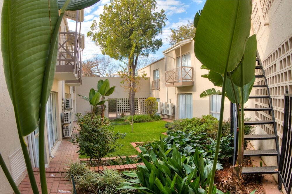 Фото Courtyard Hotel Sandton