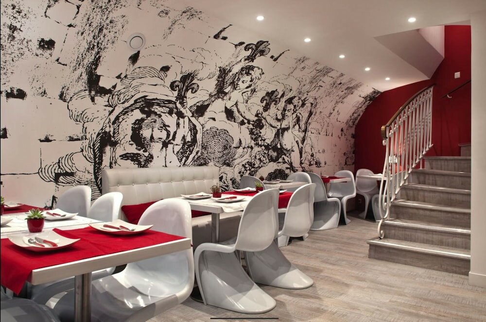 Фото Hotel B Square