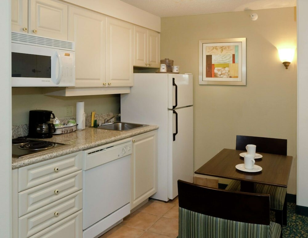 Фото Hampton Inn & Suites by Hilton Miami-Doral/Dolphin Mall