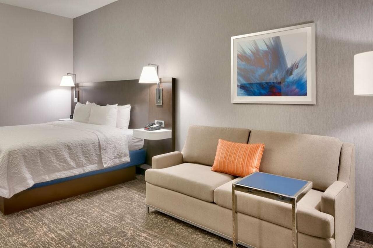 Фото Hampton Inn & Suites Anaheim Resort Convention Center