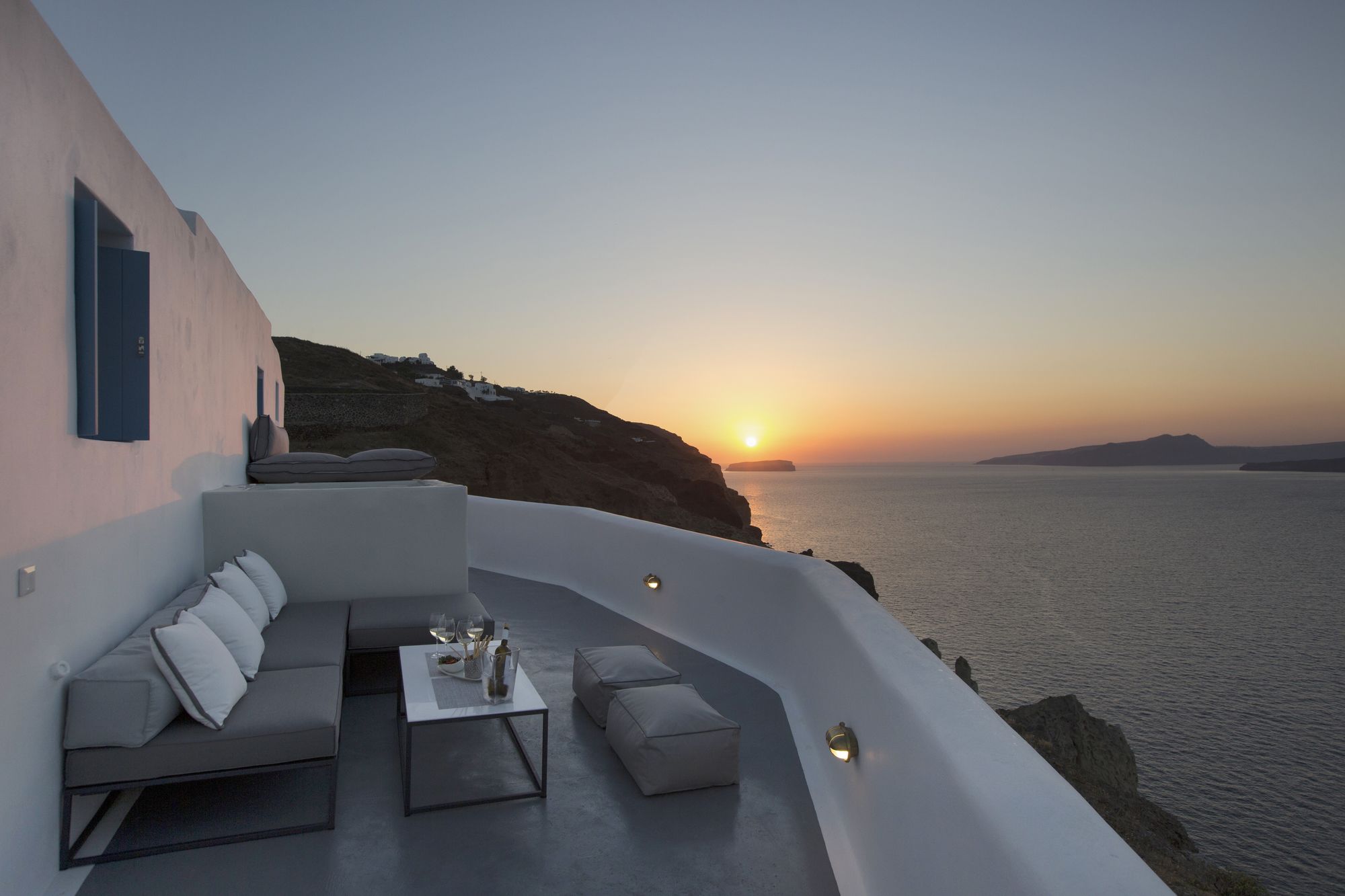 Фото Akrotiri Cove