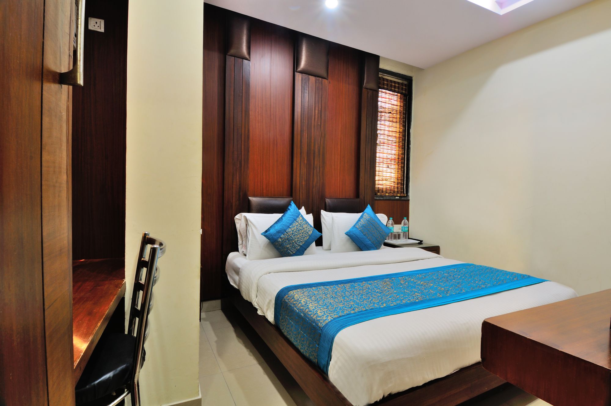 Фото Hotel Gold Star Inn