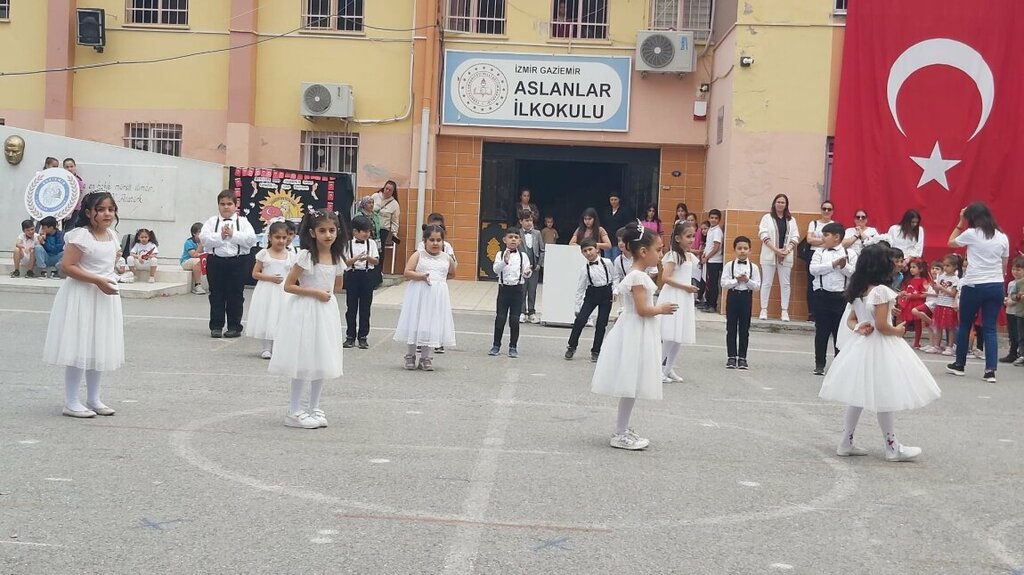 Primary school Aslanlar Primary School, Izmir, photo