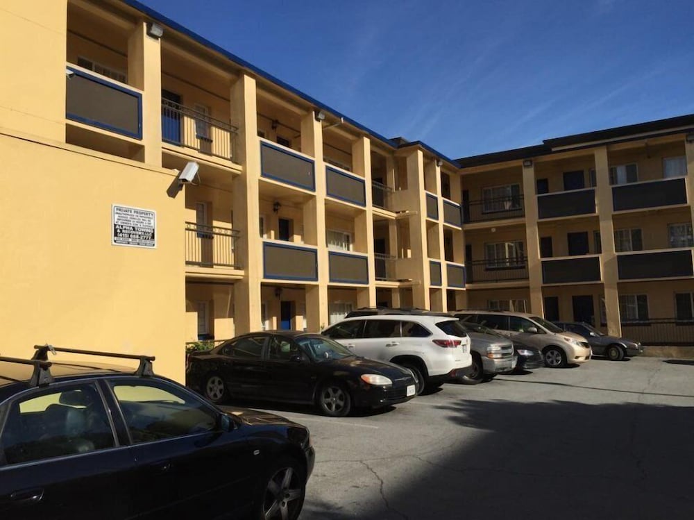 Фото Civic Center Inn