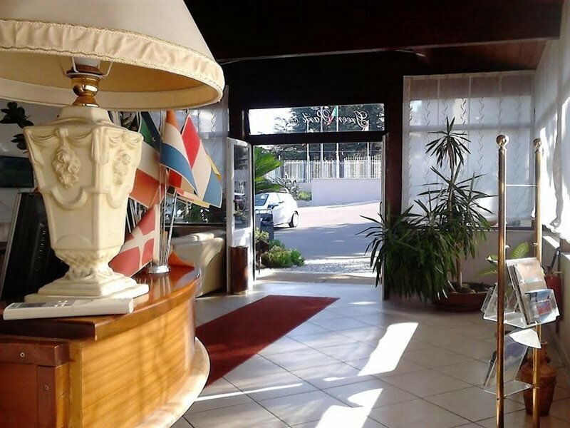 Фото Green Park Hotel
