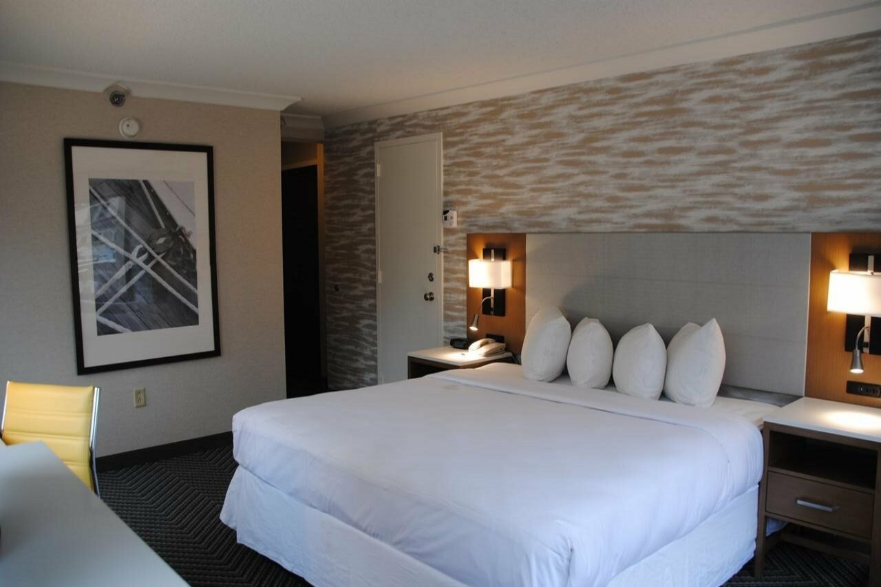 Фото Radisson Hotel Baltimore Downtown - Inner Harbor