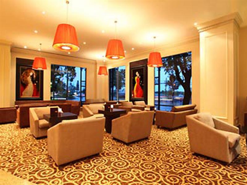 Фото Renaissance Riverside Hotel Saigon