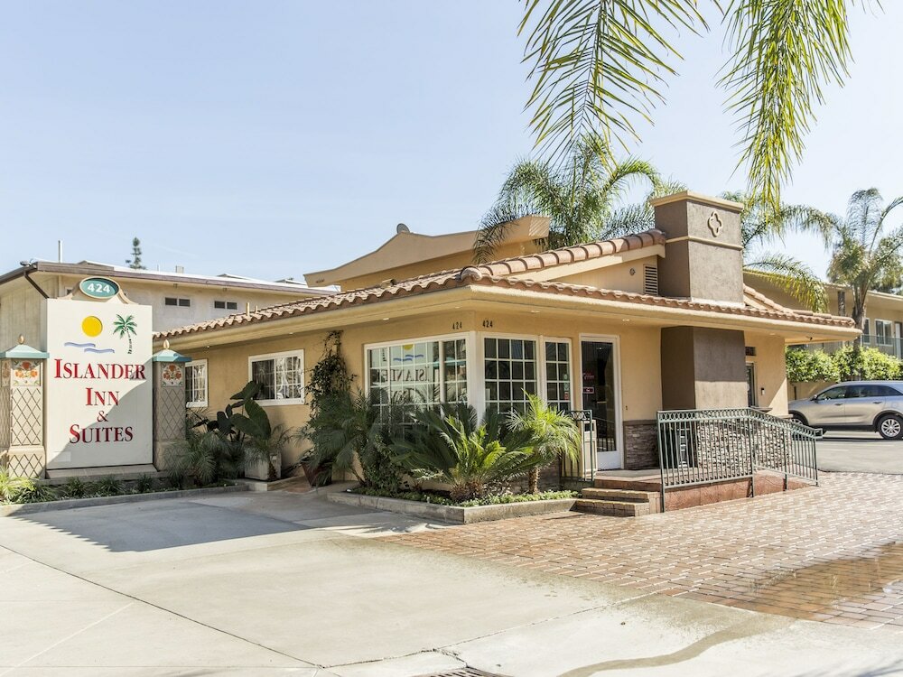 Фото Anaheim Islander Inn and Suites