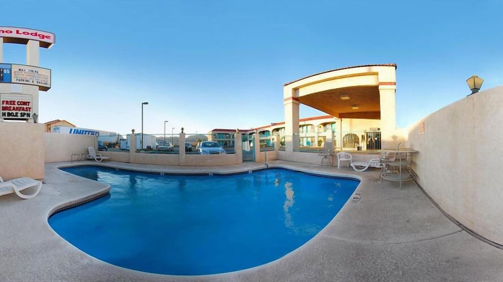 Фото Travelodge by Wyndham Kingman