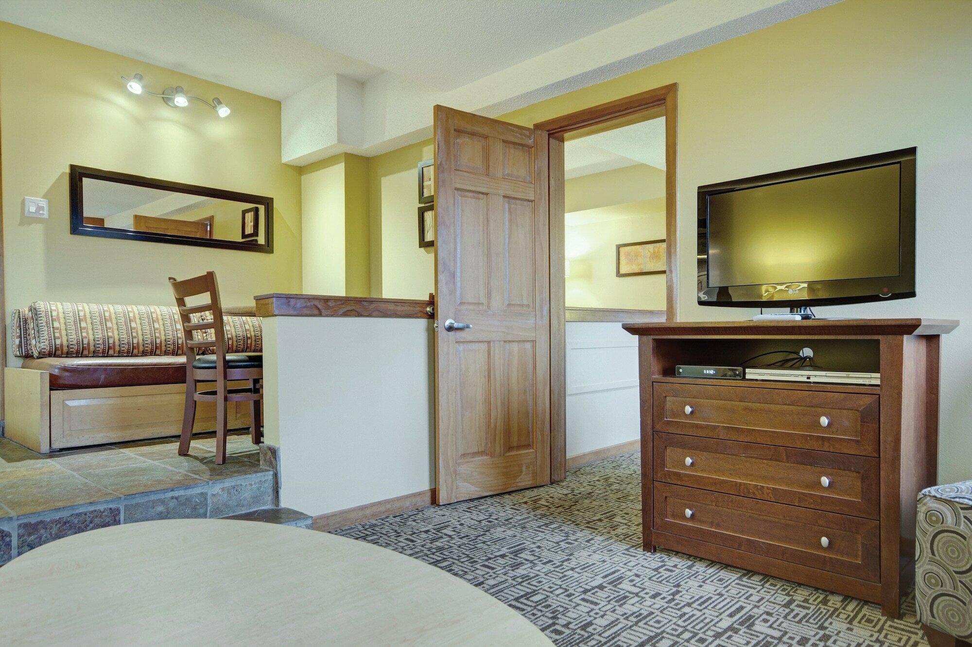 Фото Mountainside Lodge