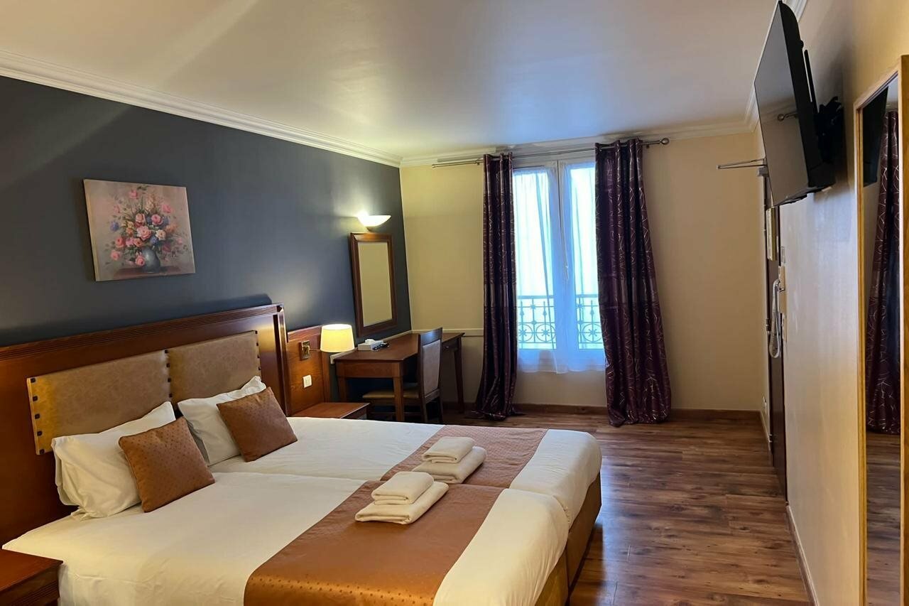 Фото 121 Paris Hotel