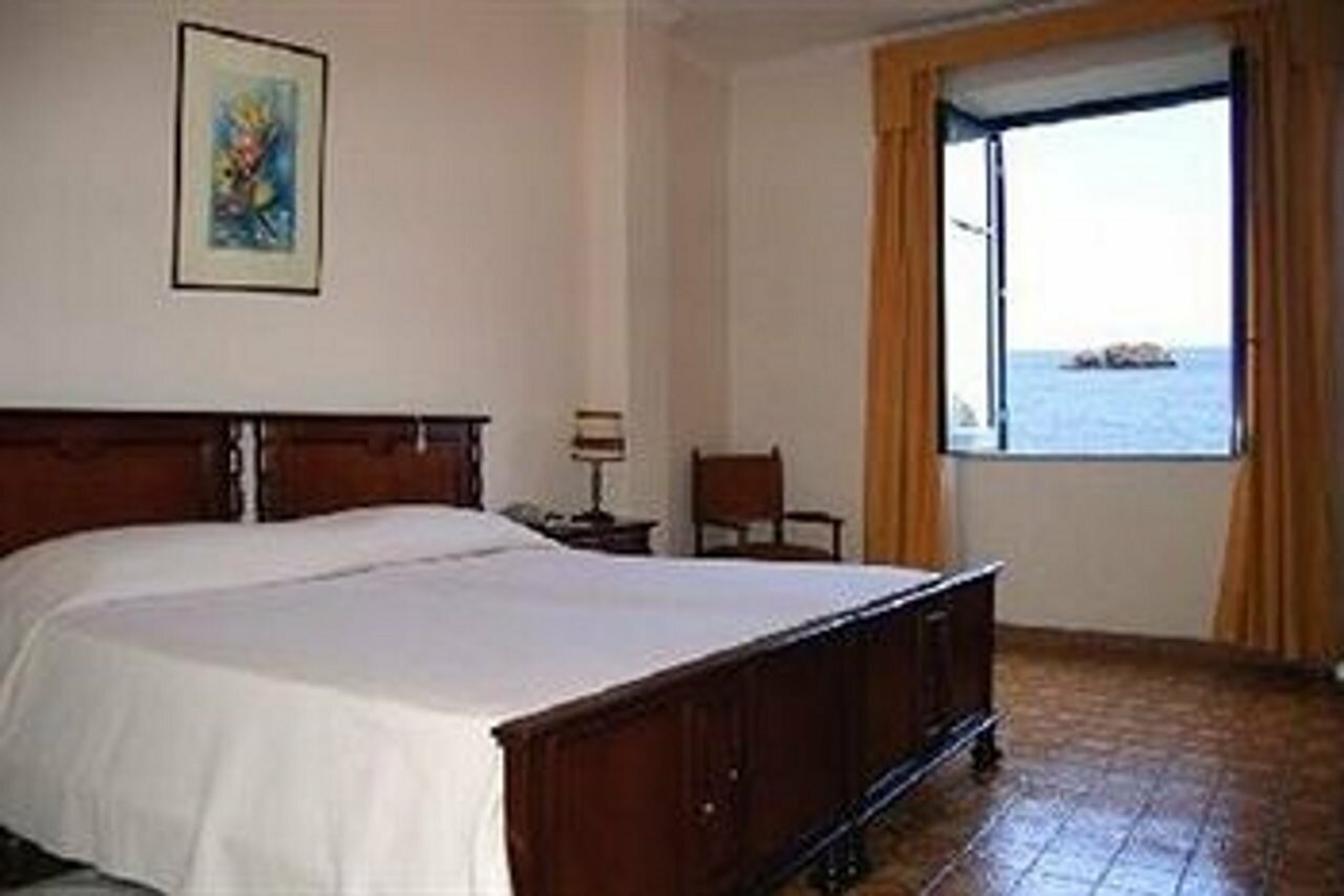 Фото Hotel Mediterranee