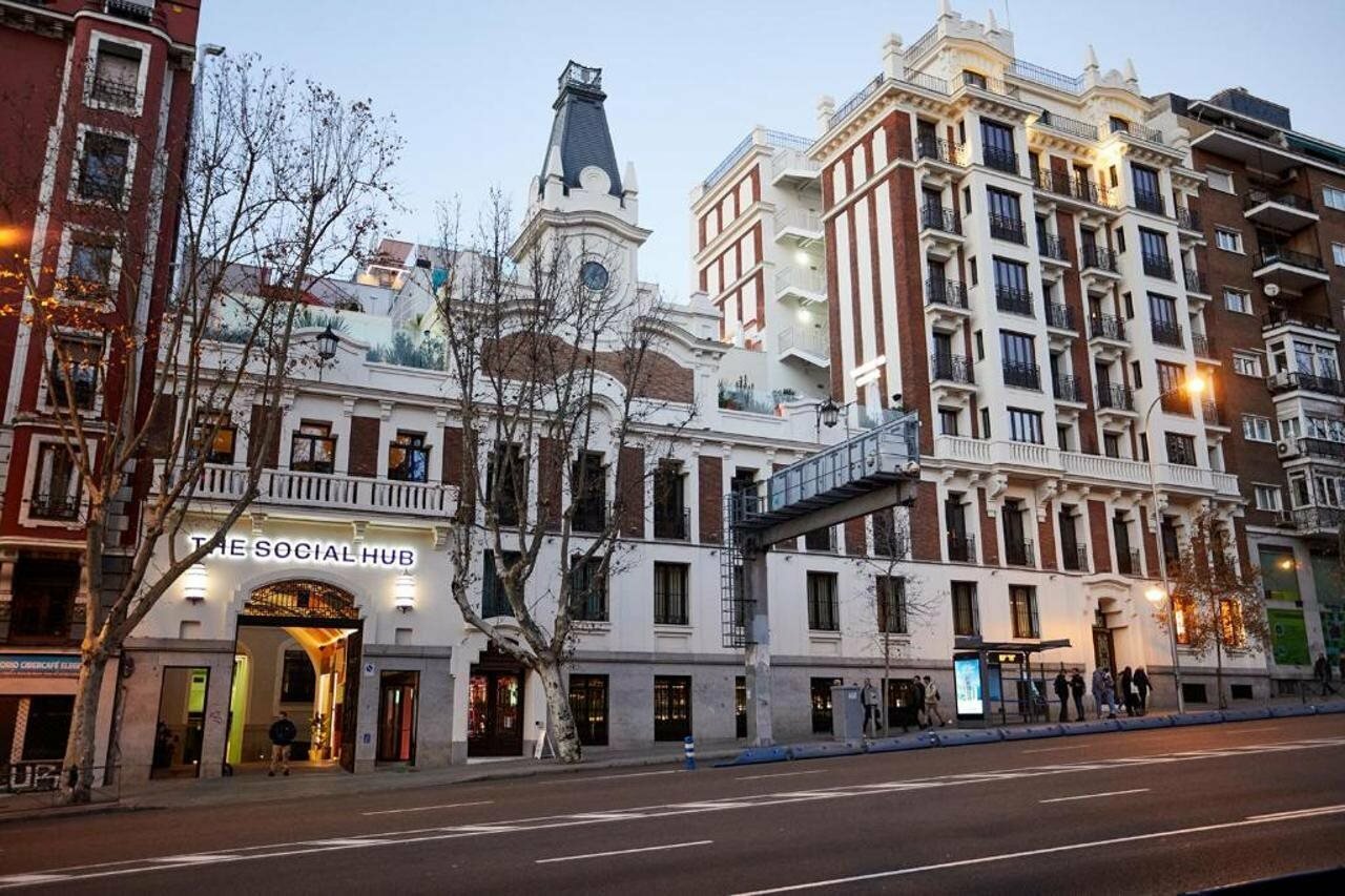 Фото отеля 1