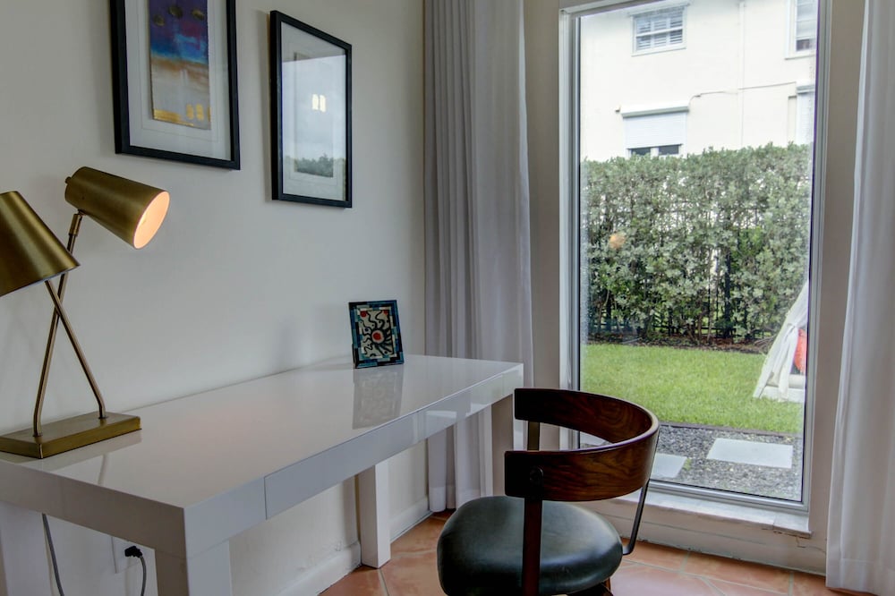 Фото Beach Haus Bal Harbour