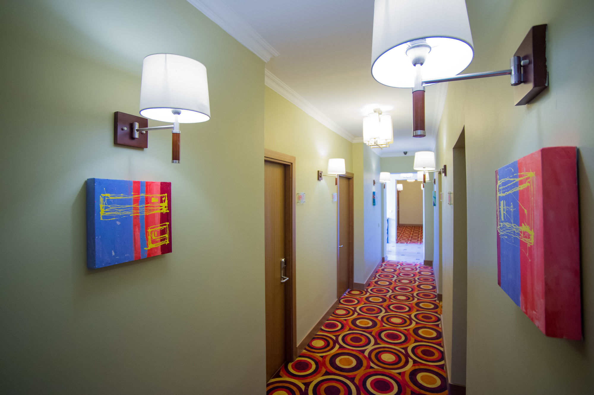 Фото Mildom Hotel