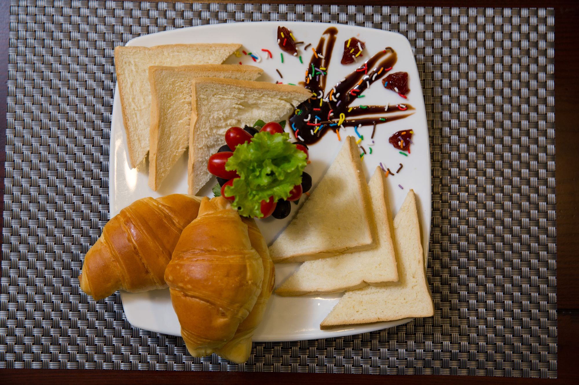 Фото Holiday Emerald Hotel